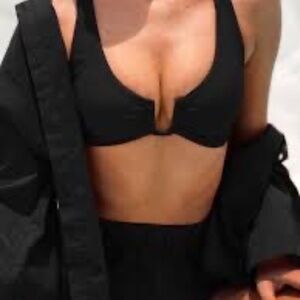 Berlook Black U-Ring Cross Back Bikini Top